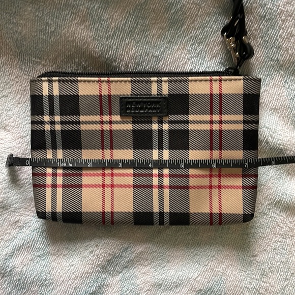 Wristlet - Picture 5 of 6